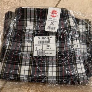 Mills Uniform co. School Girl Uniform
Marymount Plaid Skirt Size 12 nwt